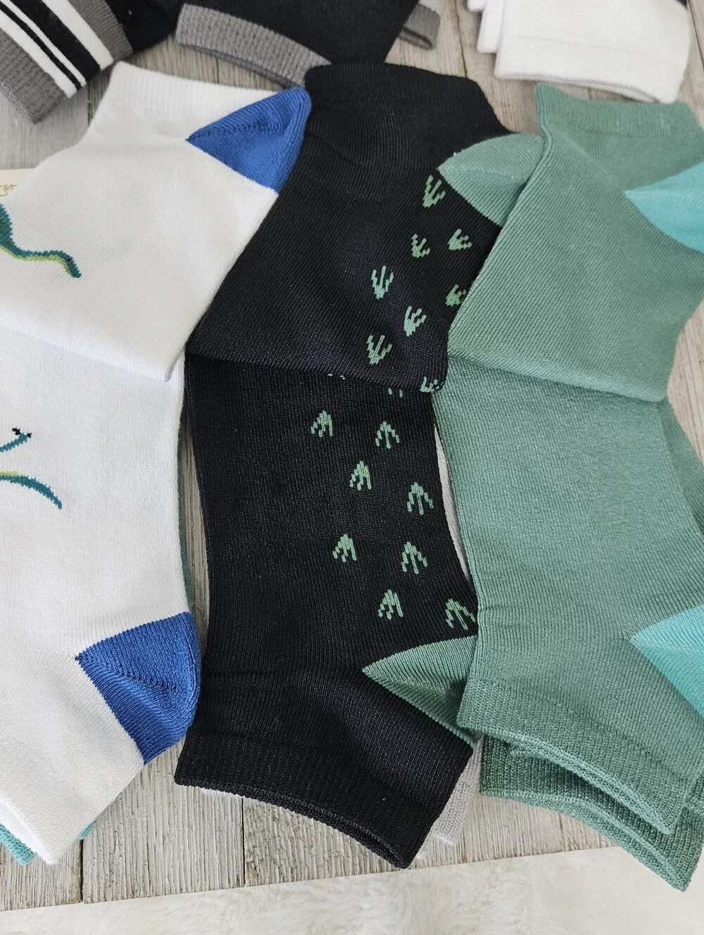 3 - 6 Packs Low Cut Socks Size L 6X Boys 12-14 Girls 8-10  No Show Socks by L&D
